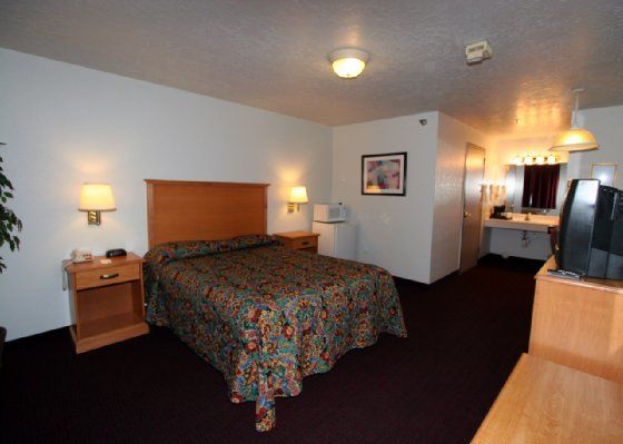 Americas Best Value Inn & Suites Provo Room photo